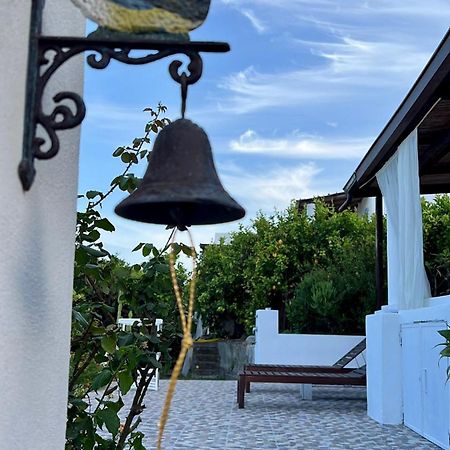 Villetta Punta Granata Санта Марина Салина Екстериор снимка