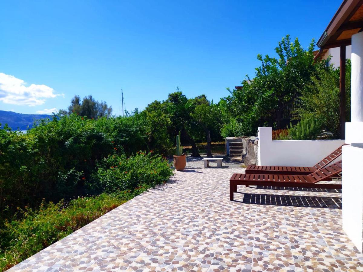 Villetta Punta Granata Санта Марина Салина Екстериор снимка