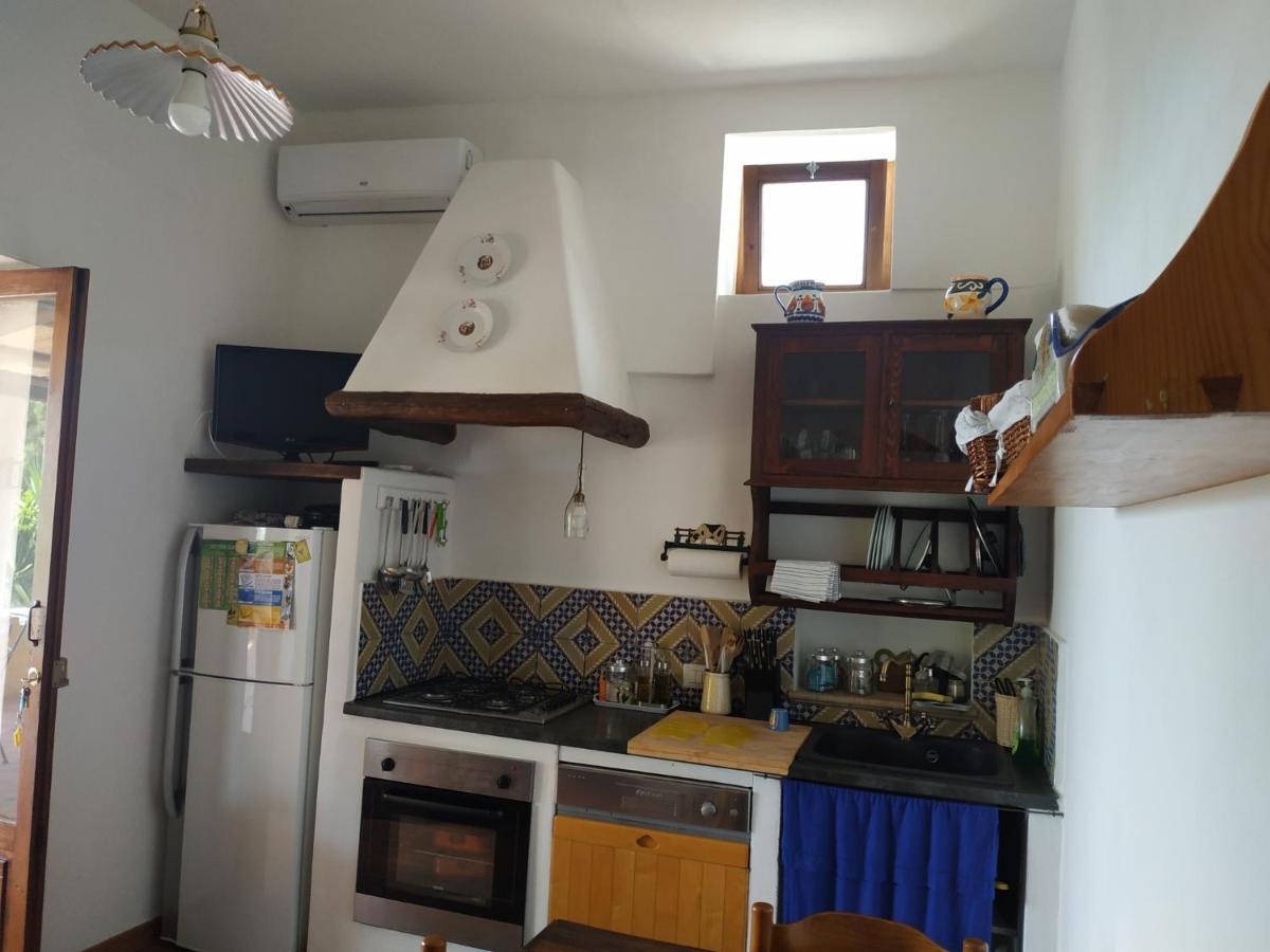 Villetta Punta Granata Санта Марина Салина Екстериор снимка